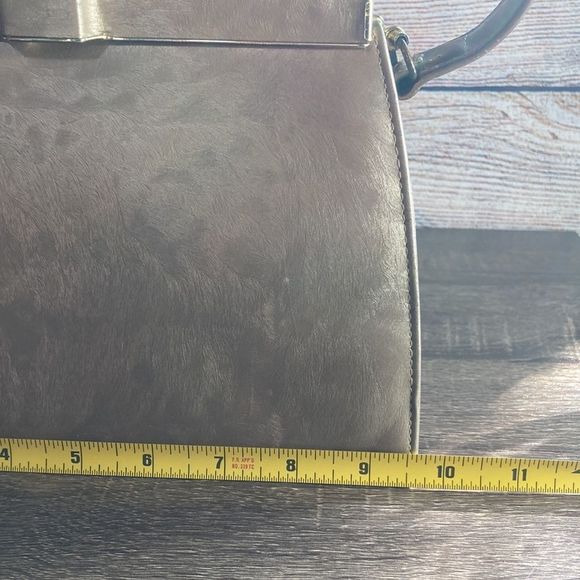 Vintage 1960’s Lenox Bags Hand Bag Gold with hand strap - Picture 12 of 14